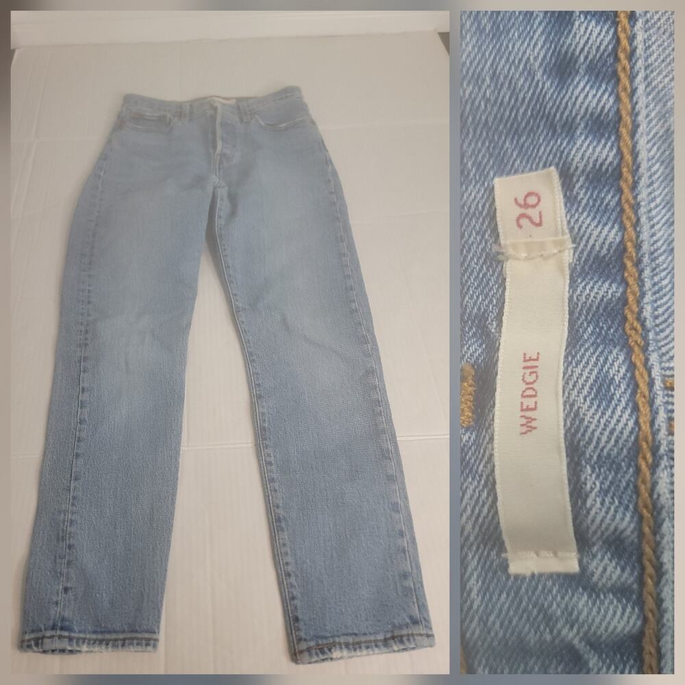 Levis Premium Jean SZ 26 Wedgie Light Wash High Rise Stretch Button Fly Big E